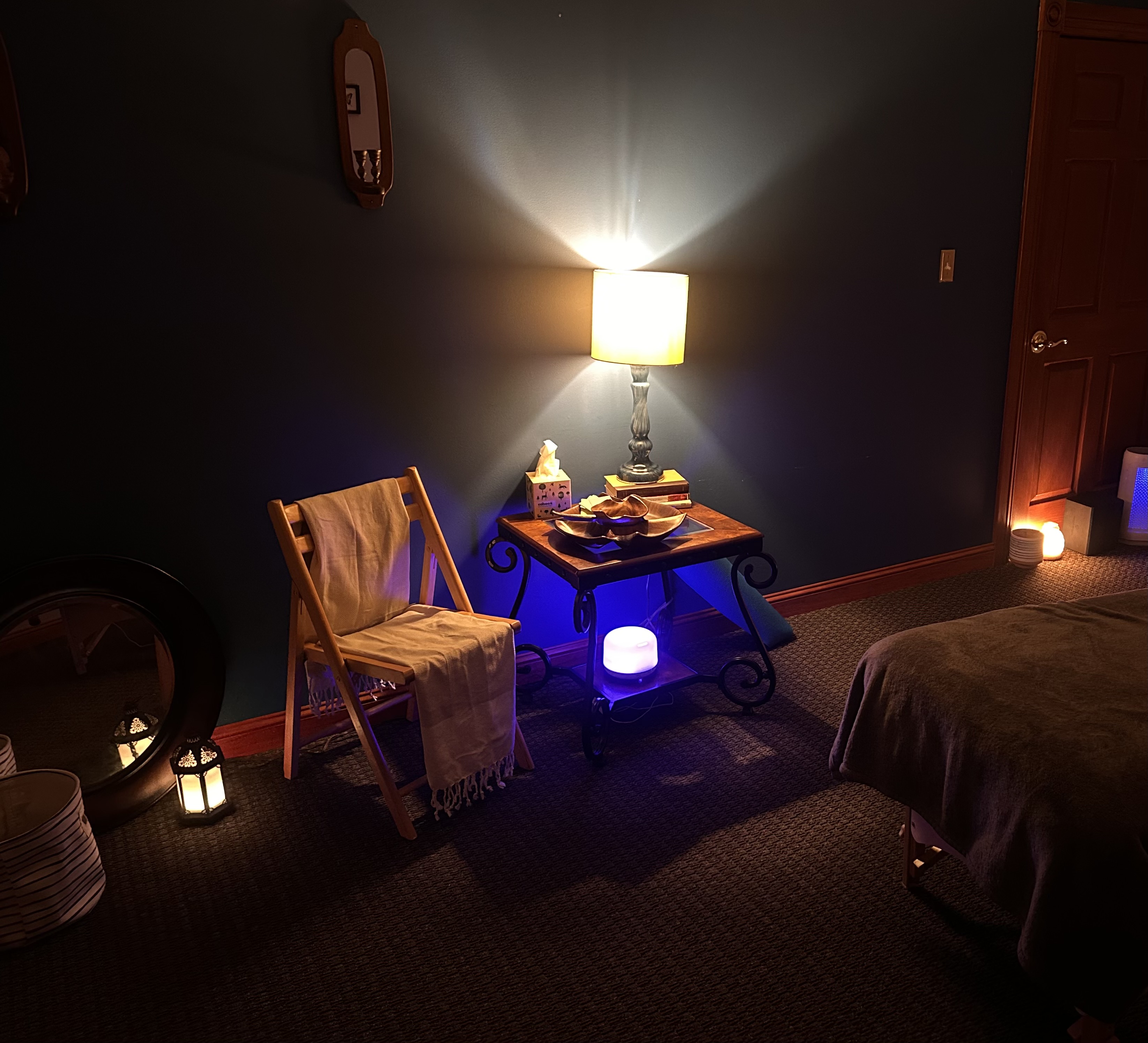 Calm massage studio space