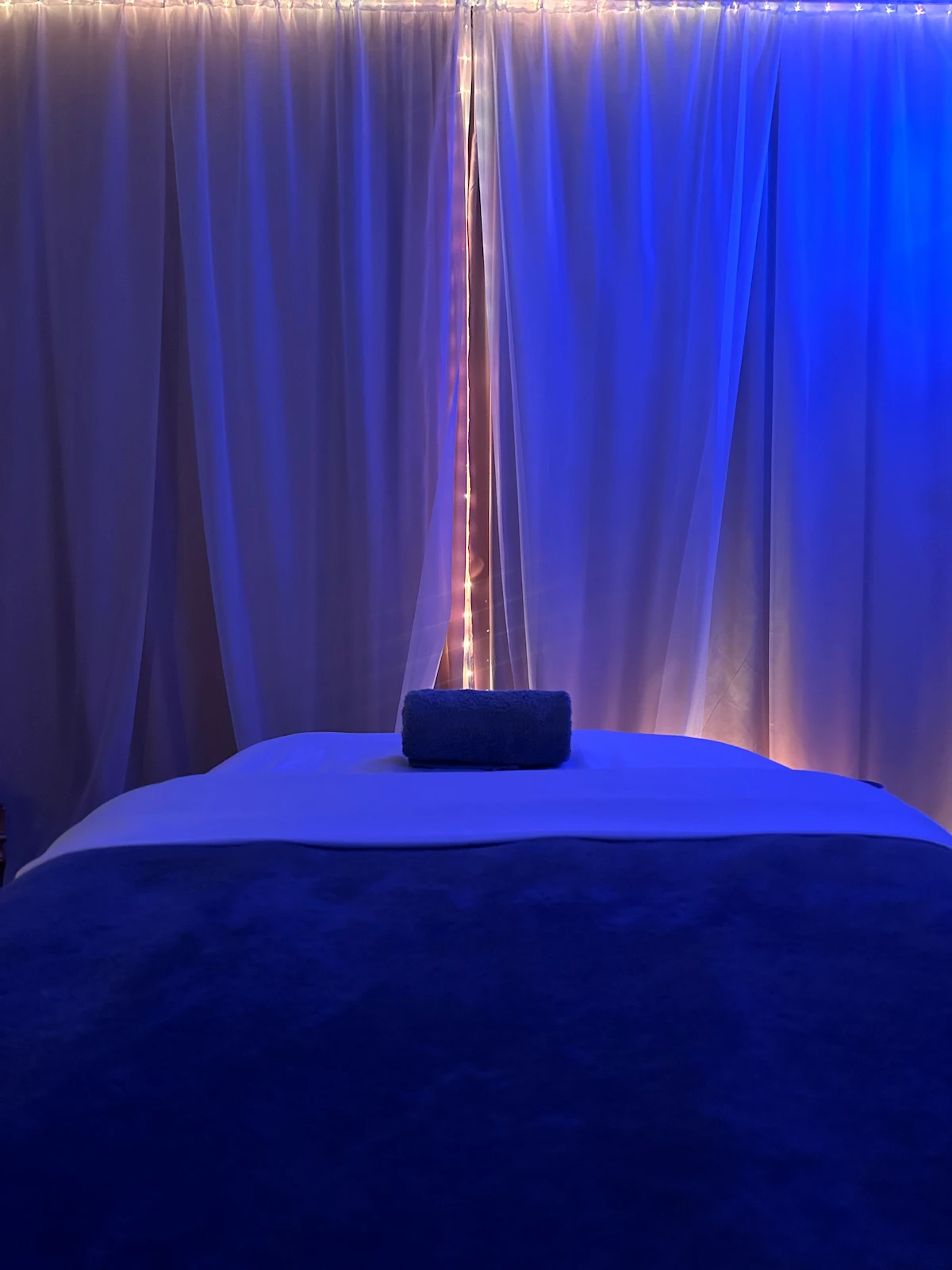 Calm massage studio space